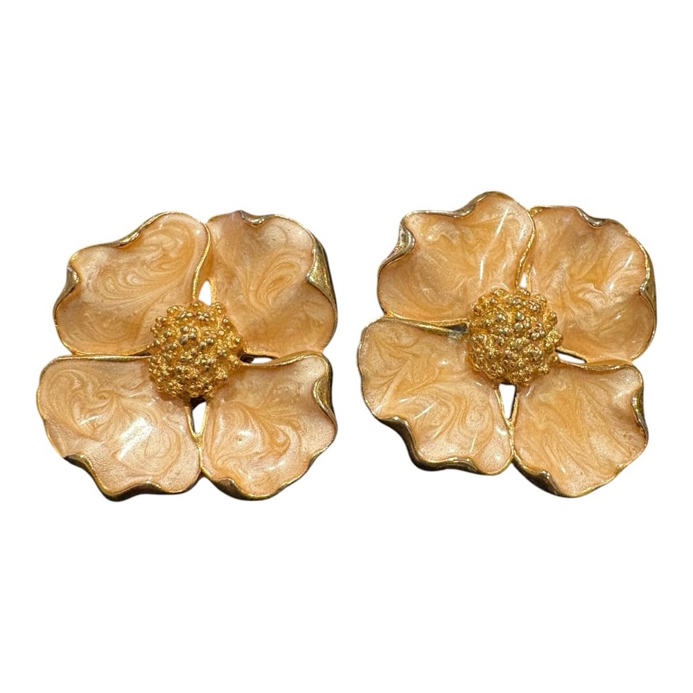 Vintage Gold Tone Enamel Flower Earrings Textured Center Clip On J22